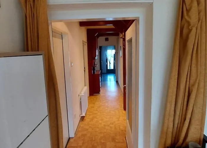 Quiet Close To Town شقة *